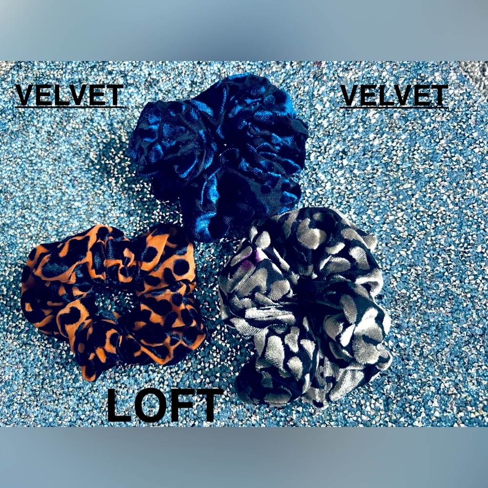 BUNDLE LOT of (6) HAIR SCRUNCHIES |
3 Velvet | 3 Chiffon |
